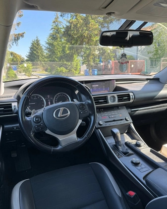 Lexus IS cena 92000 przebieg: 126000, rok produkcji 2016 z Łomianki małe 56